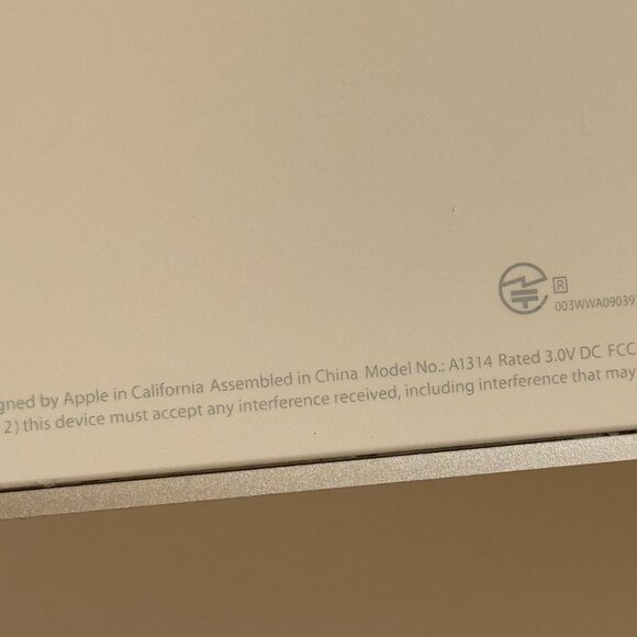 Genuine Apple Wireless Magic Keyboard Bluetooth A1314 - Picture 6 of 7